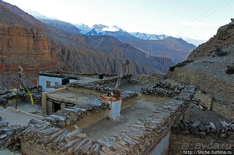 Ночлег в первом городке Верхнего Мустанга (пожить на крыше)