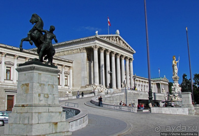 Альбом отзыва "Парламент республики Австрия - целиком и в подробностях"