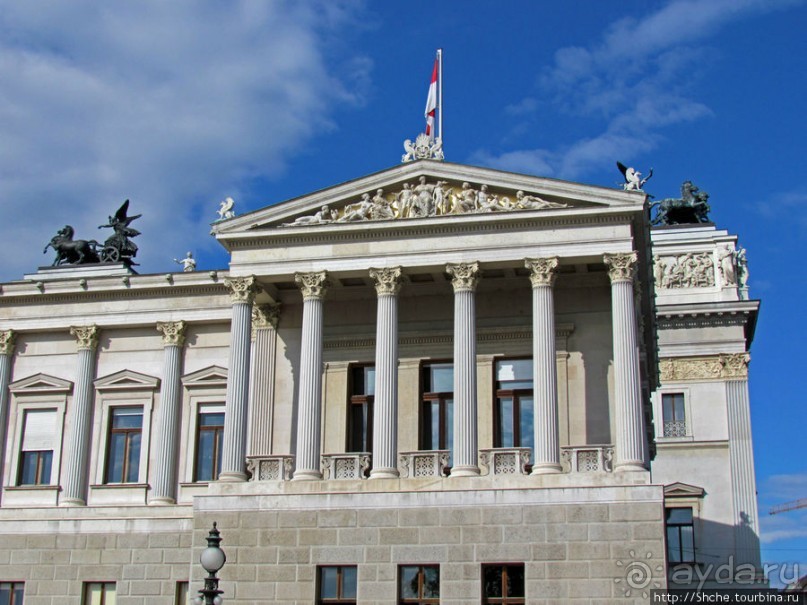 Альбом отзыва "Парламент республики Австрия - целиком и в подробностях"