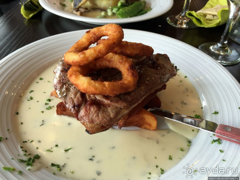 Популярный паб "Белая лошадь"