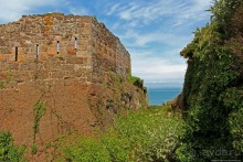 Некогда грозный, ныне гостеприимный форт на севере Джерси