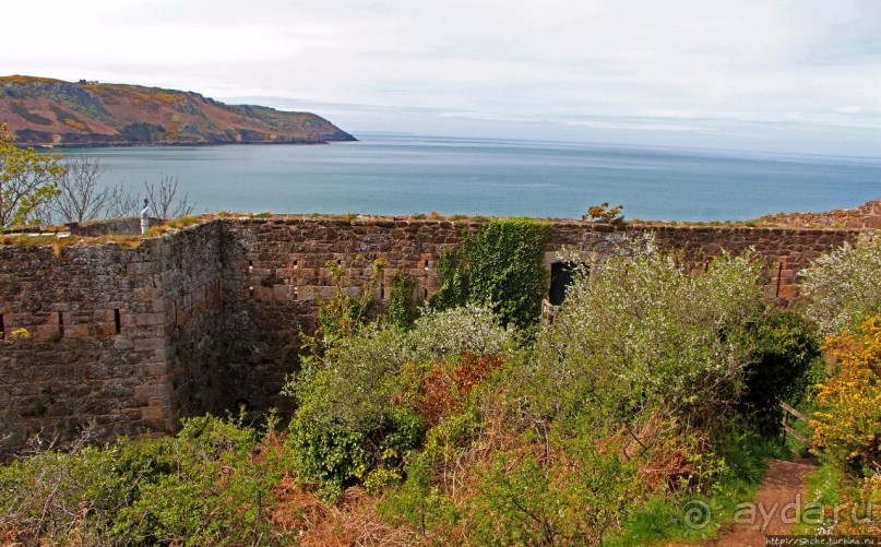 Некогда грозный, ныне гостеприимный форт на севере Джерси