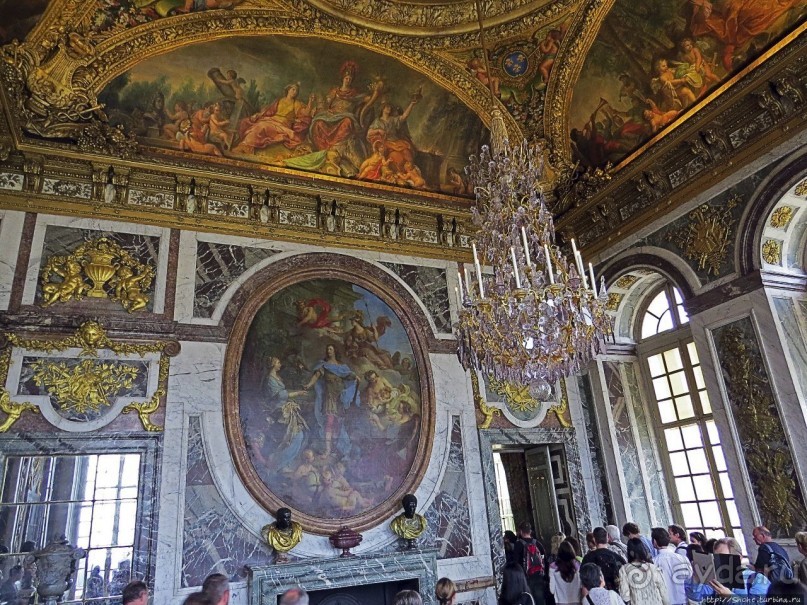 Версальский дворец. Покои королевы и галерея Битв