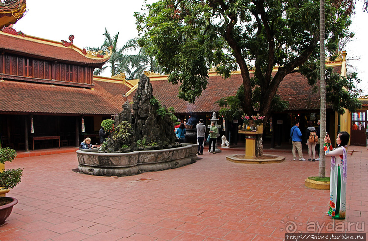 Пагода Чан Куок — место сколь живописное, столь и скорбное