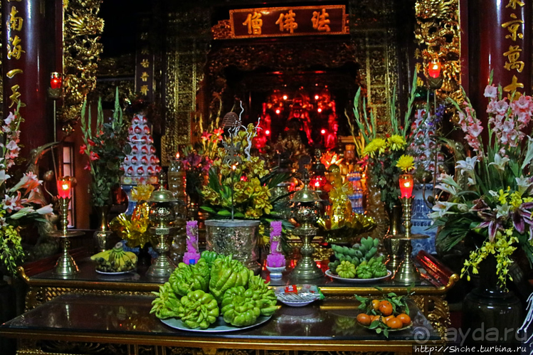 Пагода Чан Куок — место сколь живописное, столь и скорбное