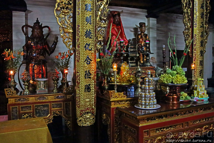 Пагода Чан Куок — место сколь живописное, столь и скорбное