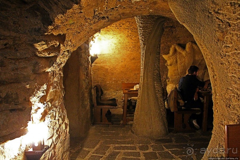 "Гриль", "ресторан", "катакомбы" — что тут добавить?