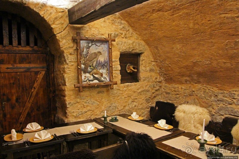 "Гриль", "ресторан", "катакомбы" — что тут добавить?