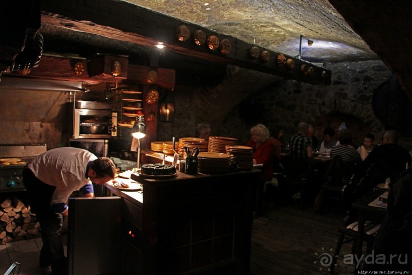 "Гриль", "ресторан", "катакомбы" — что тут добавить?