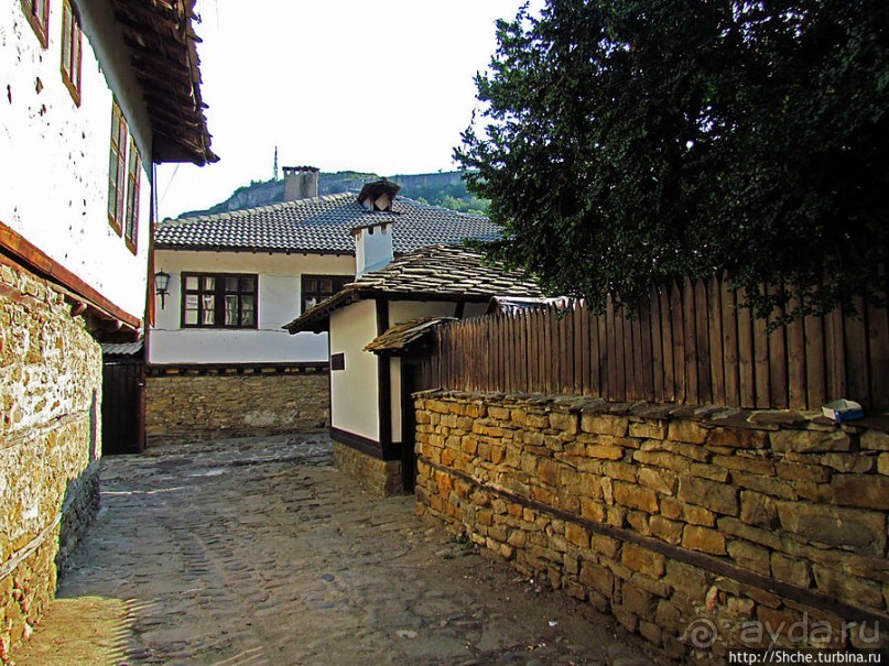 Улочки меж каменных оград. Этнографический комплекс "Вароша"