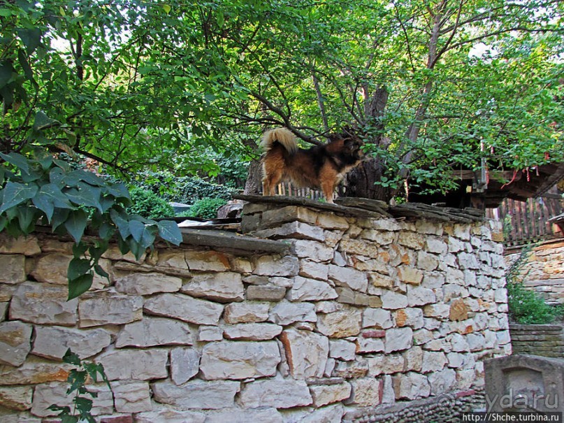 Улочки меж каменных оград. Этнографический комплекс "Вароша"