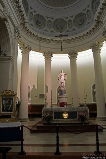 Базилика имени основателя и покровителя республики