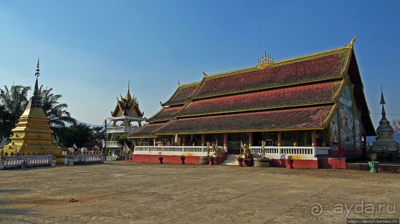 Буддистский монастырь на горе Змея в Хуэйсае