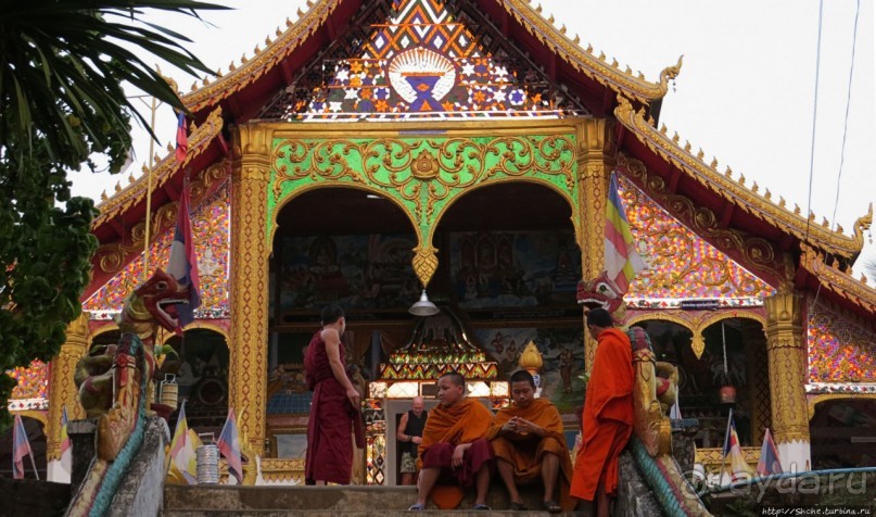 Буддистский монастырь на горе Змея в Хуэйсае