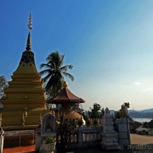 Буддистский монастырь на горе Змея в Хуэйсае