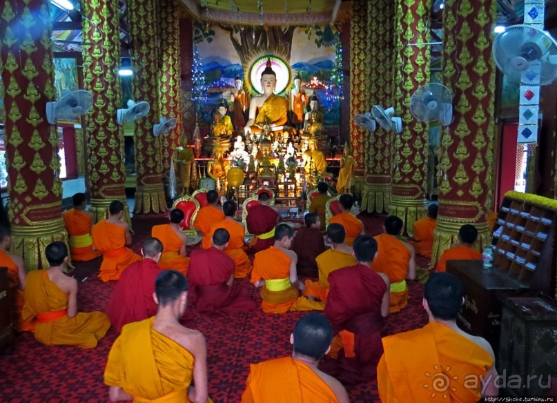 Буддистский монастырь на горе Змея в Хуэйсае