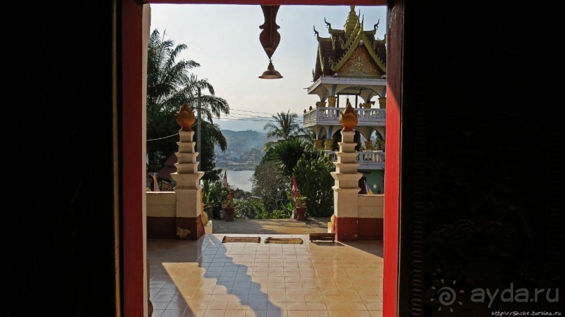 Буддистский монастырь на горе Змея в Хуэйсае