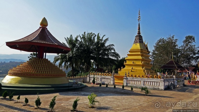 Буддистский монастырь на горе Змея в Хуэйсае