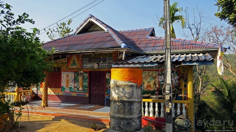 Буддистский монастырь на горе Змея в Хуэйсае