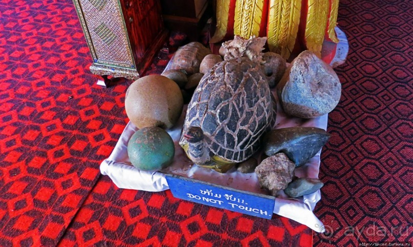 Буддистский монастырь на горе Змея в Хуэйсае