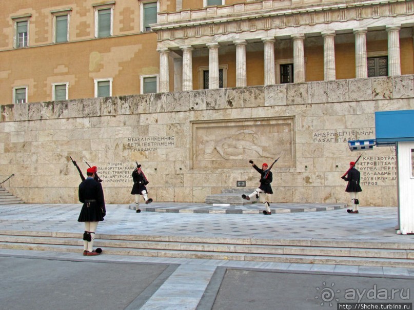 Площадь Синтагма - центр современных Афин