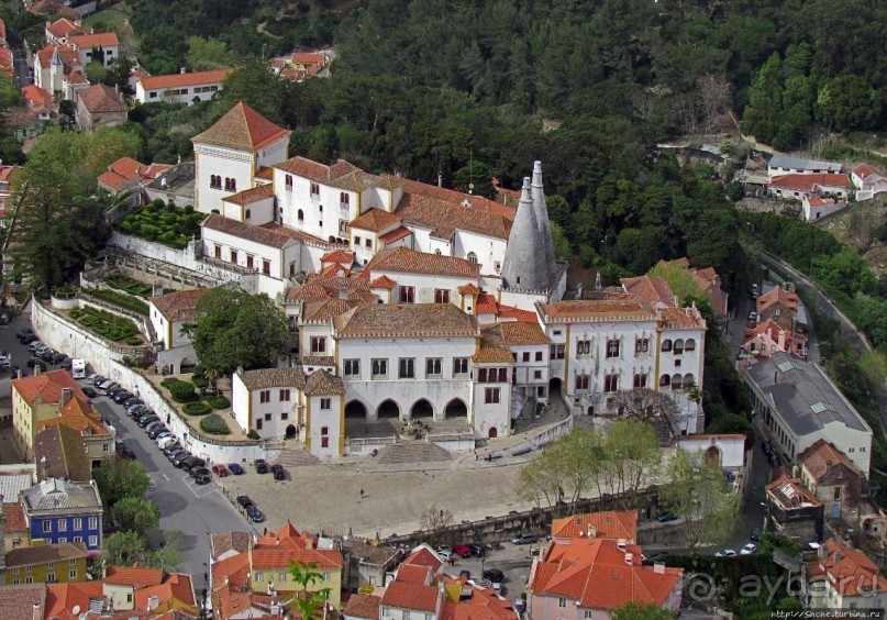 Королевский дворец! Обязан бы соответствовать своему имени