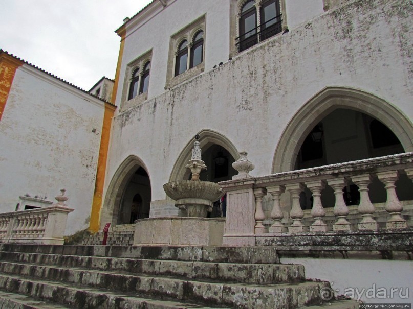 Королевский дворец! Обязан бы соответствовать своему имени