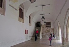 Королевский дворец! Обязан бы соответствовать своему имени