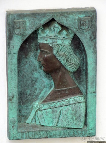 Королевский дворец! Обязан бы соответствовать своему имени