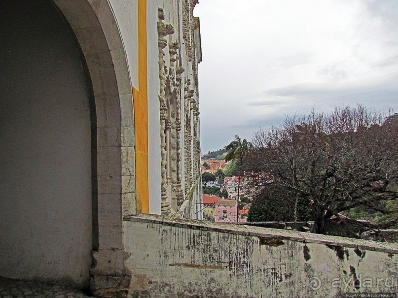 Королевский дворец! Обязан бы соответствовать своему имени