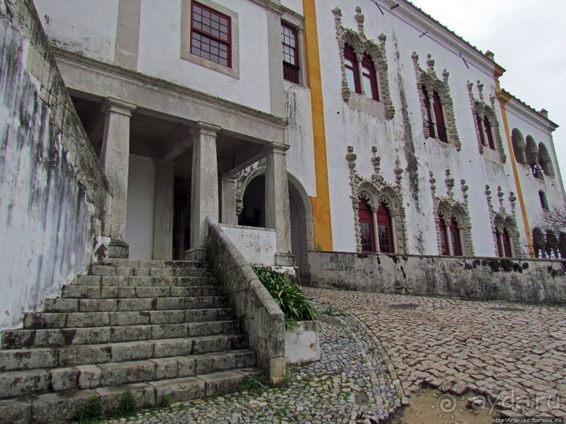 Королевский дворец! Обязан бы соответствовать своему имени