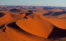 Под крылом самолета о чем-то поет песчаное море Намиб