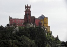 Другие прекрасные здания... на прилегающих горных склонах