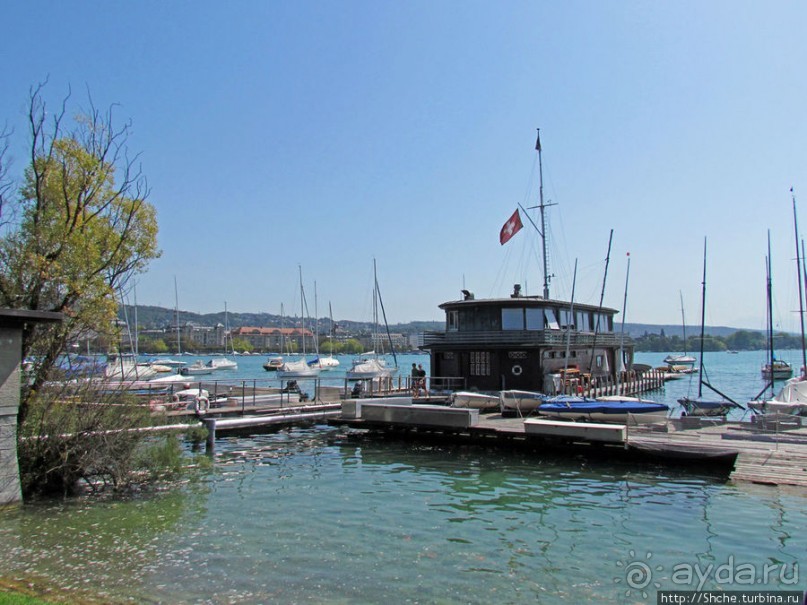 Водная гладь Цюрихского озера