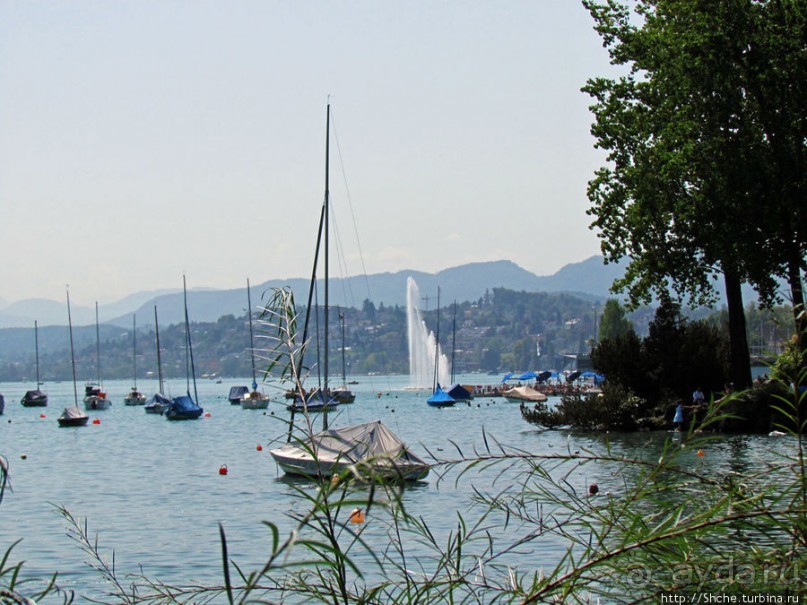 Водная гладь Цюрихского озера