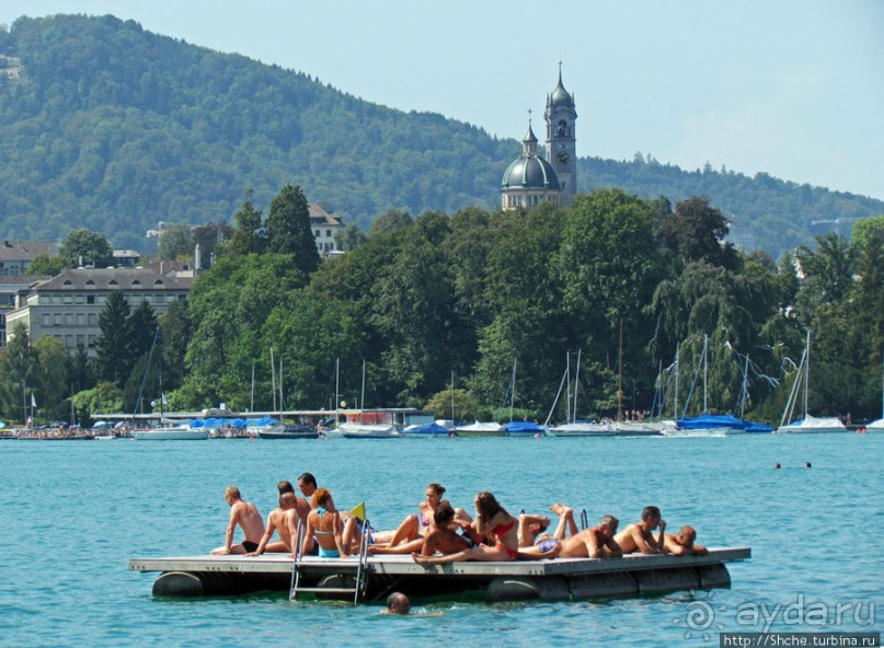 Водная гладь Цюрихского озера