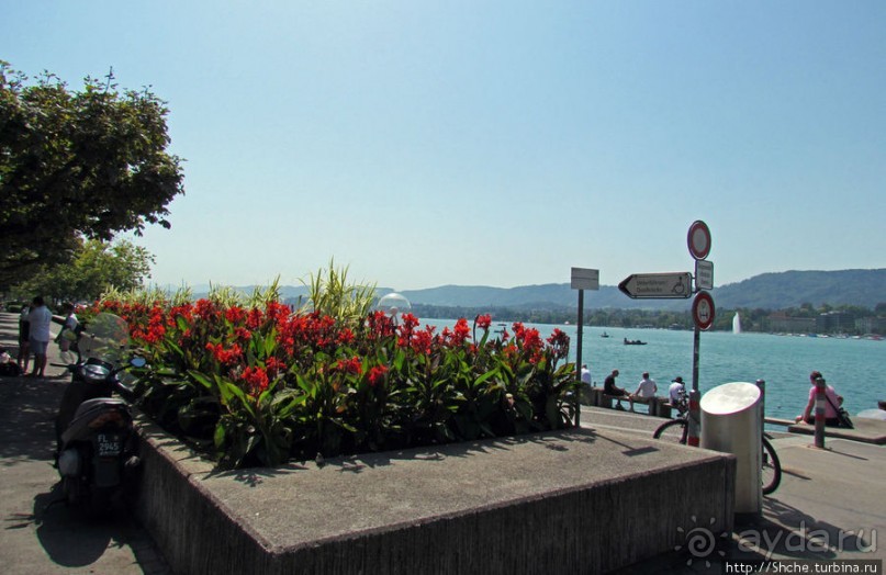 Водная гладь Цюрихского озера