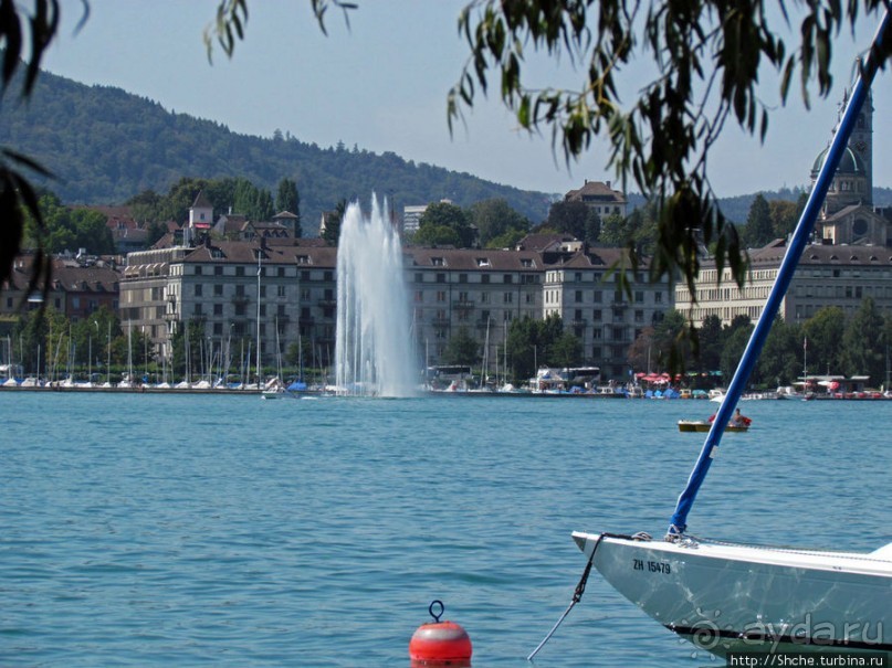 Водная гладь Цюрихского озера