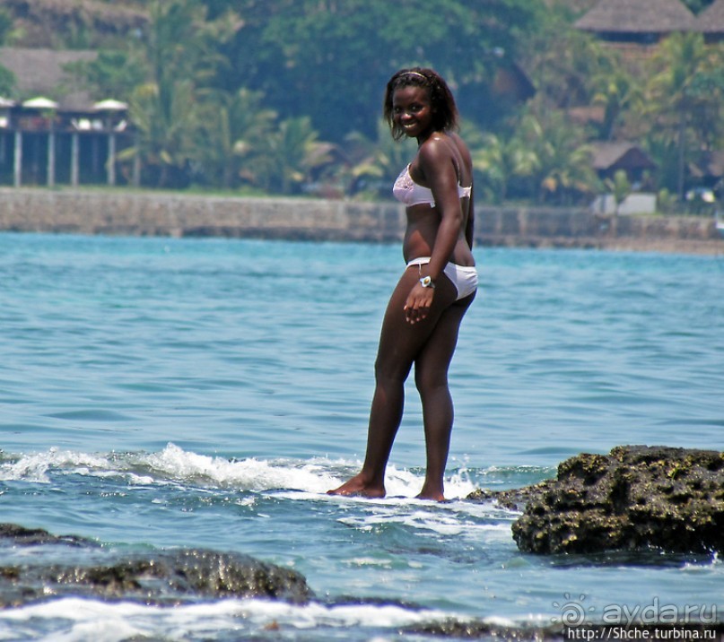 "Девки в озере купались..."