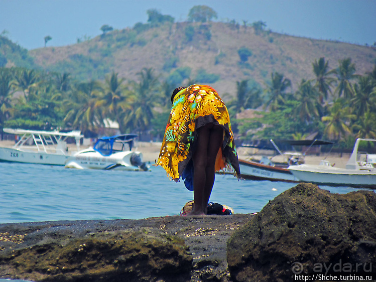 "Девки в озере купались..."
