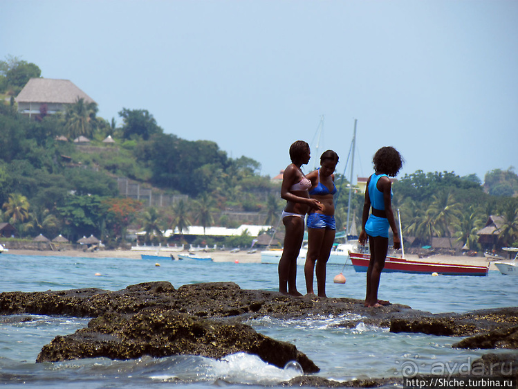 "Девки в озере купались..."