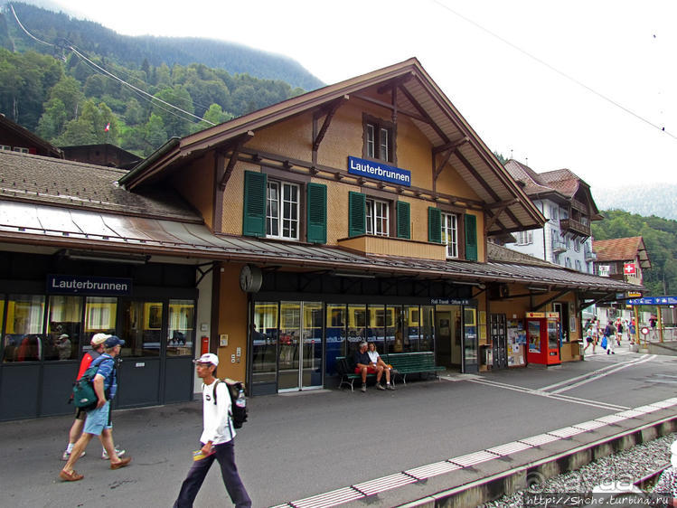 "Чистый фонтан" Лаутербрюннен — город в долине водопадов