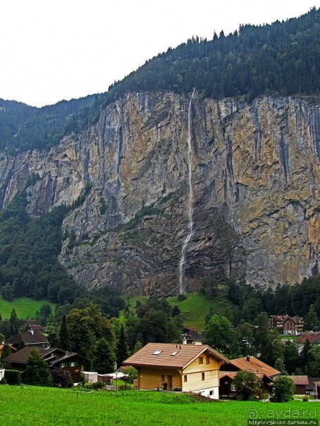 "Чистый фонтан" Лаутербрюннен — город в долине водопадов