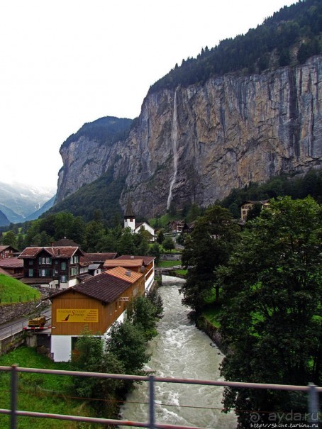 "Чистый фонтан" Лаутербрюннен — город в долине водопадов