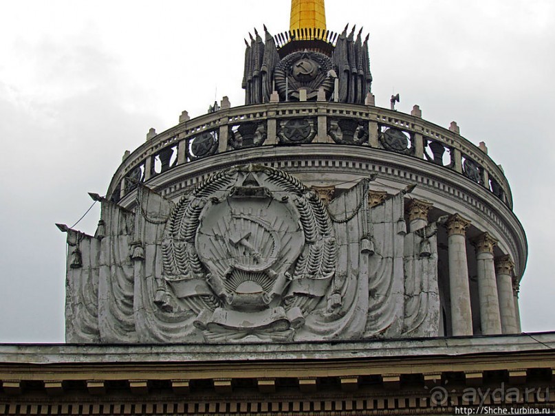 Шедевры архитектуры соцреализма в киевском ВДНХ