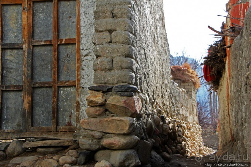 Маранг — еще один центр "цивилизации" Мустанга