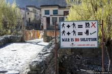 "Доходчивые таблички". Непал — неужели для нас установили?