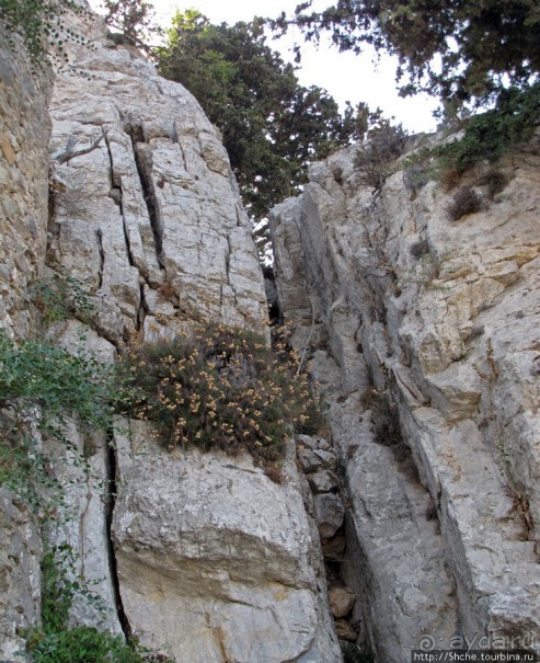 Замок Святого Иллариона- самая сохранившаяся крепость Кипра