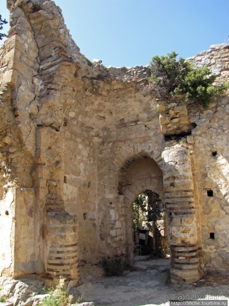 Замок Святого Иллариона- самая сохранившаяся крепость Кипра