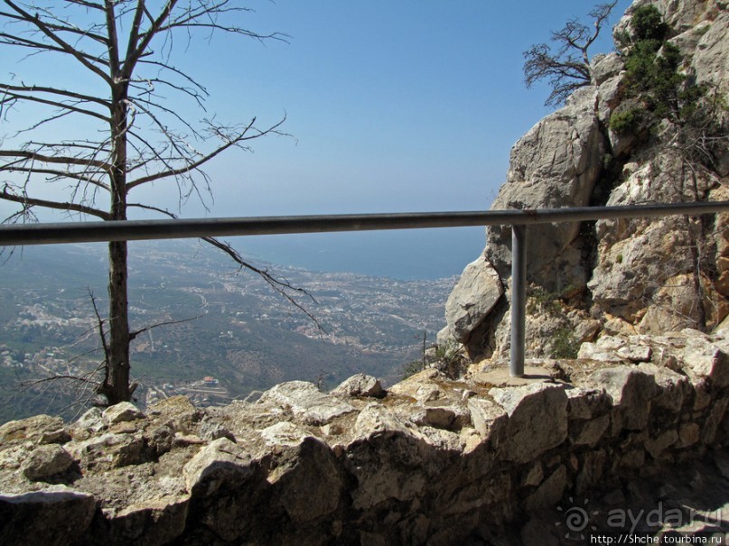 Замок Святого Иллариона- самая сохранившаяся крепость Кипра